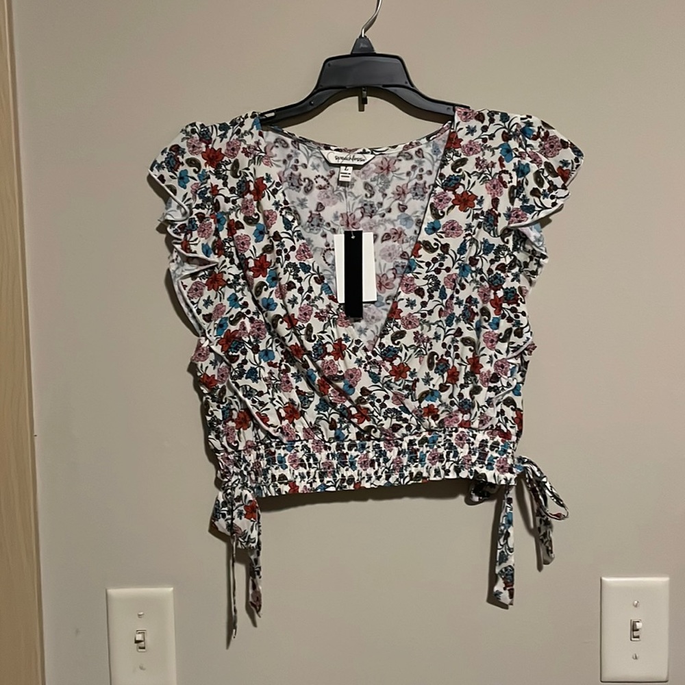 White V-neck crop top